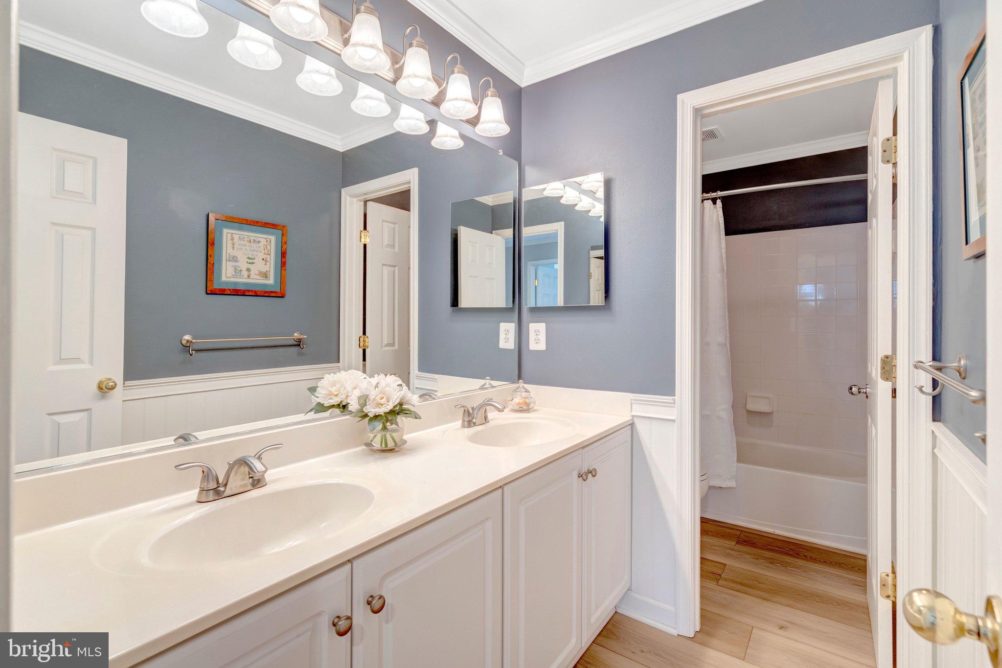 SOUTH RIDING - Residential