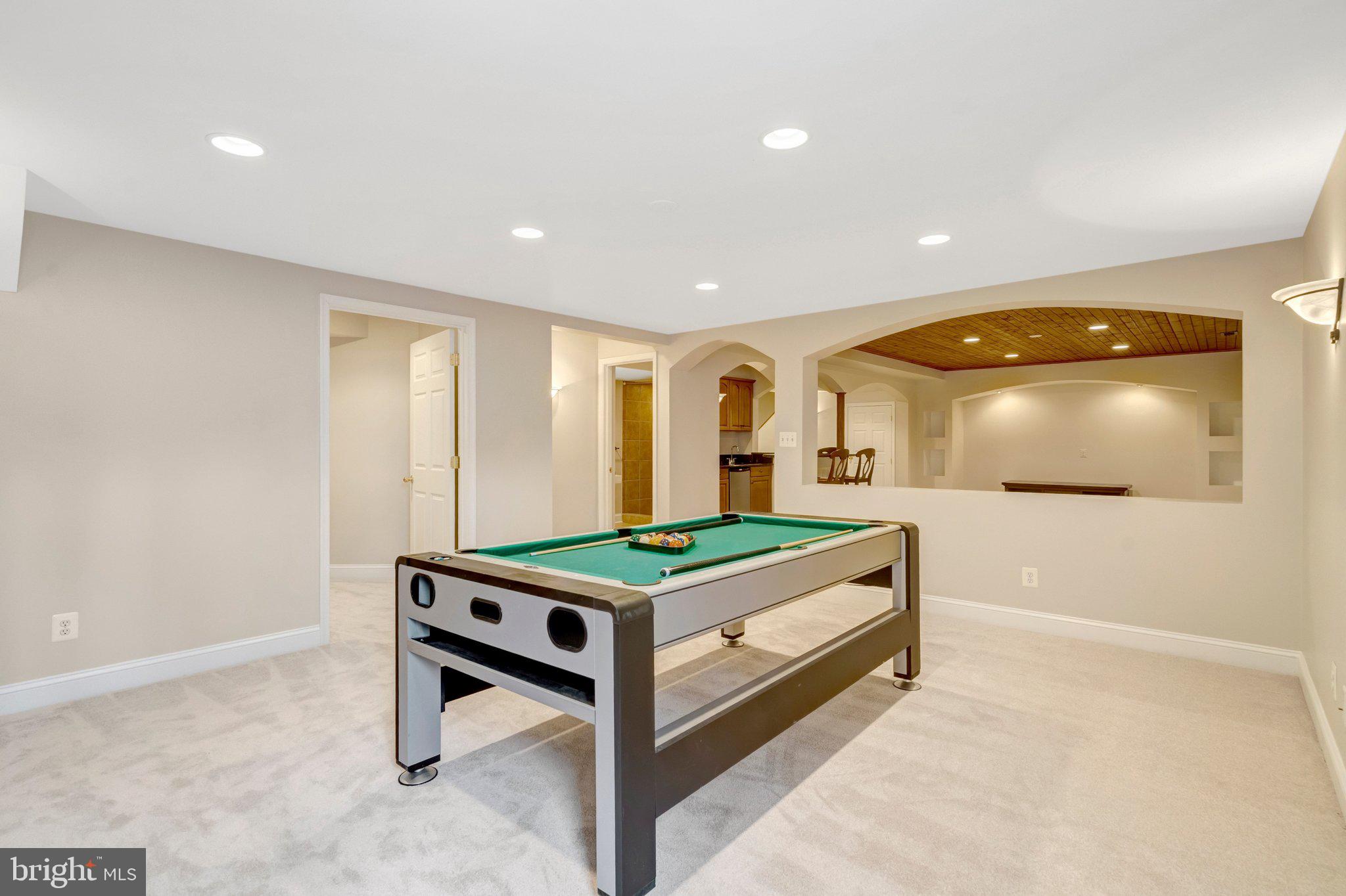 SOUTH RIDING - Residential