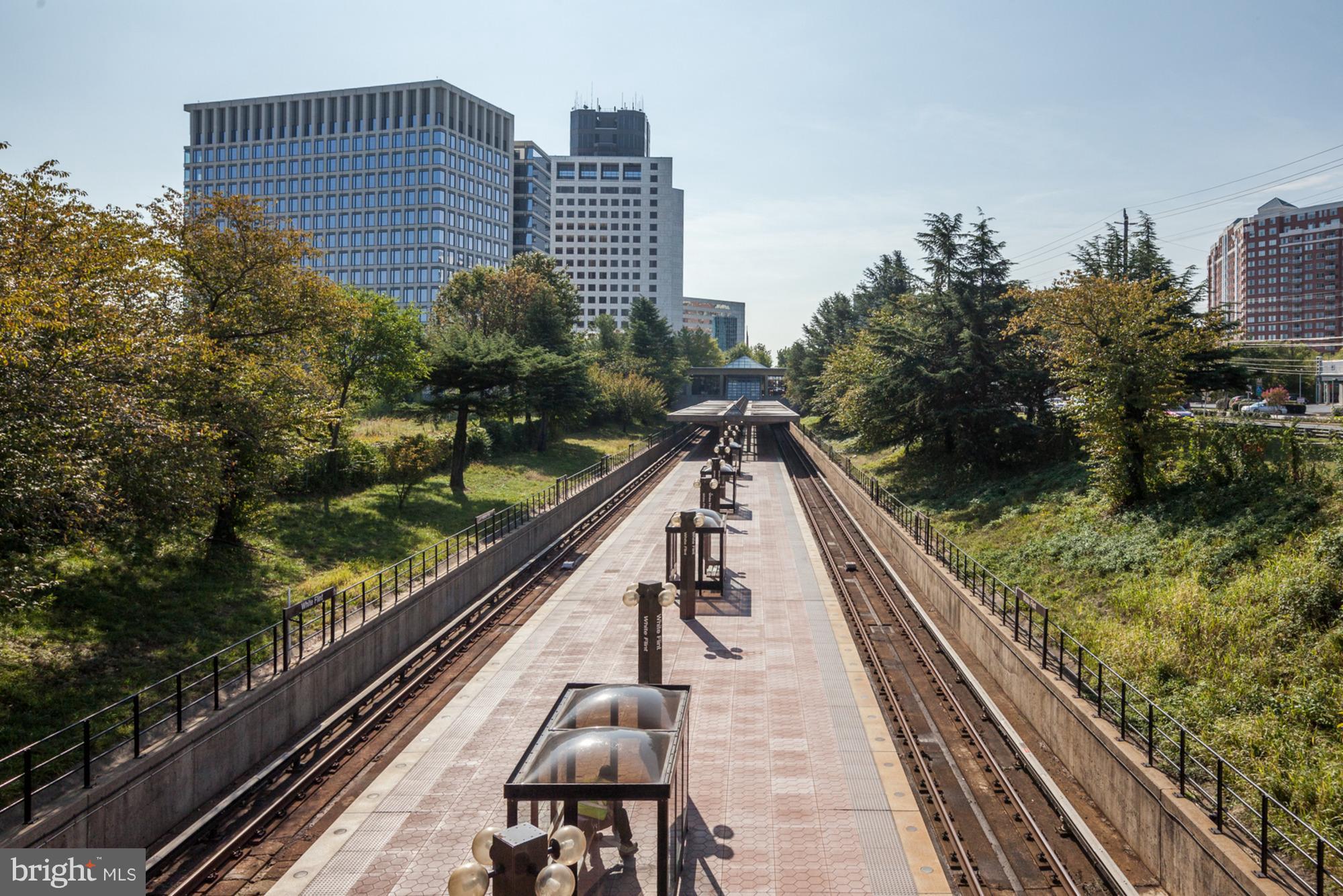 GALLERY AT WHITE FLINT - Residential Lease