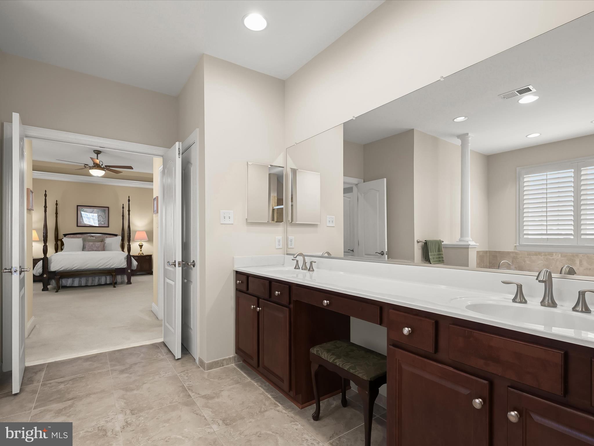 SHEPPARD MANOR - Residential