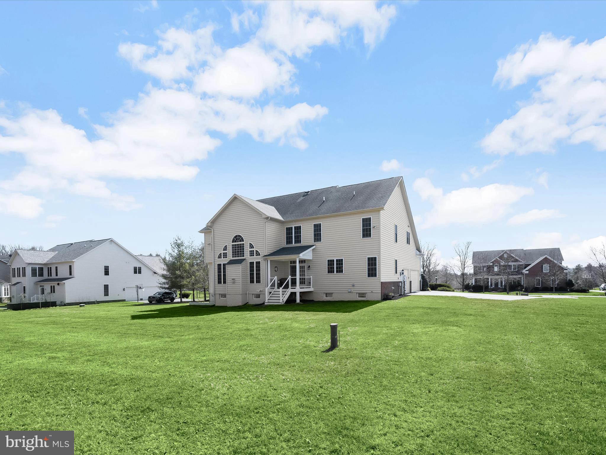 SHEPPARD MANOR - Residential