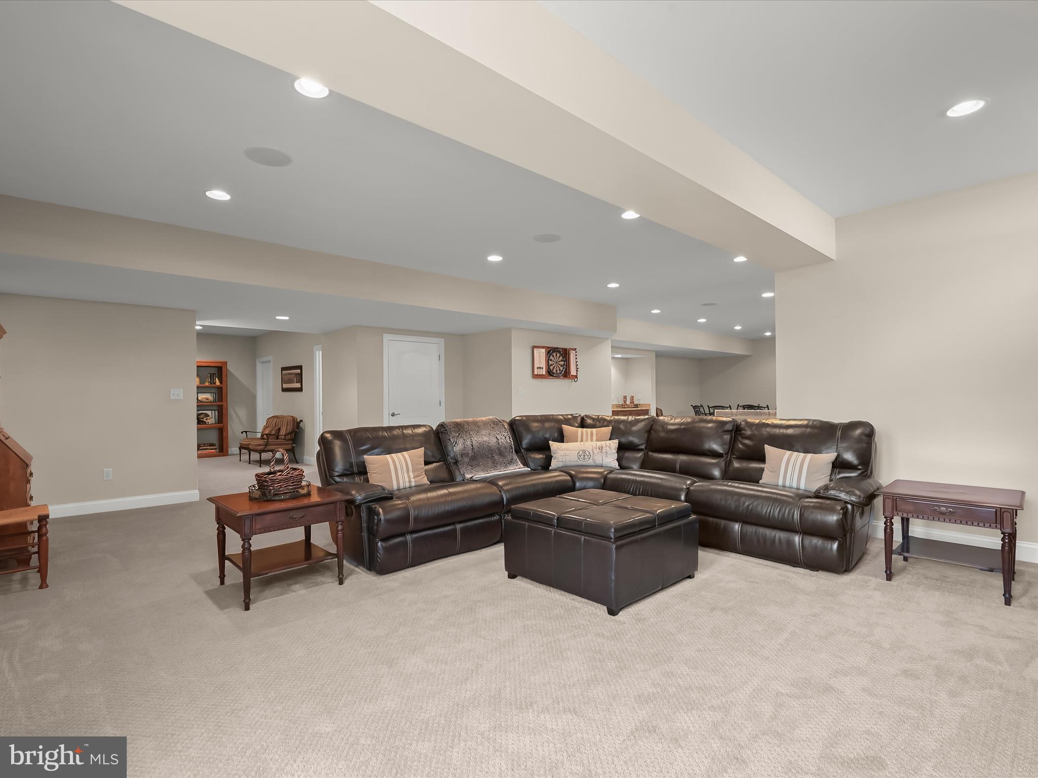 SHEPPARD MANOR - Residential