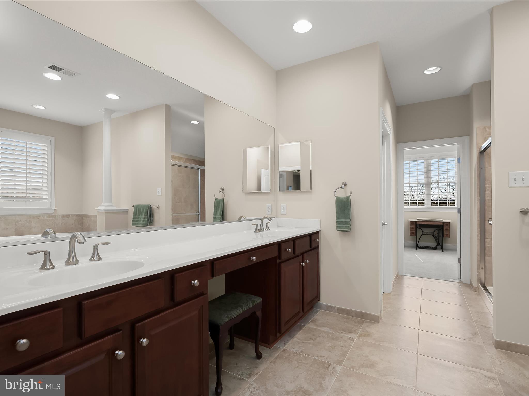 SHEPPARD MANOR - Residential