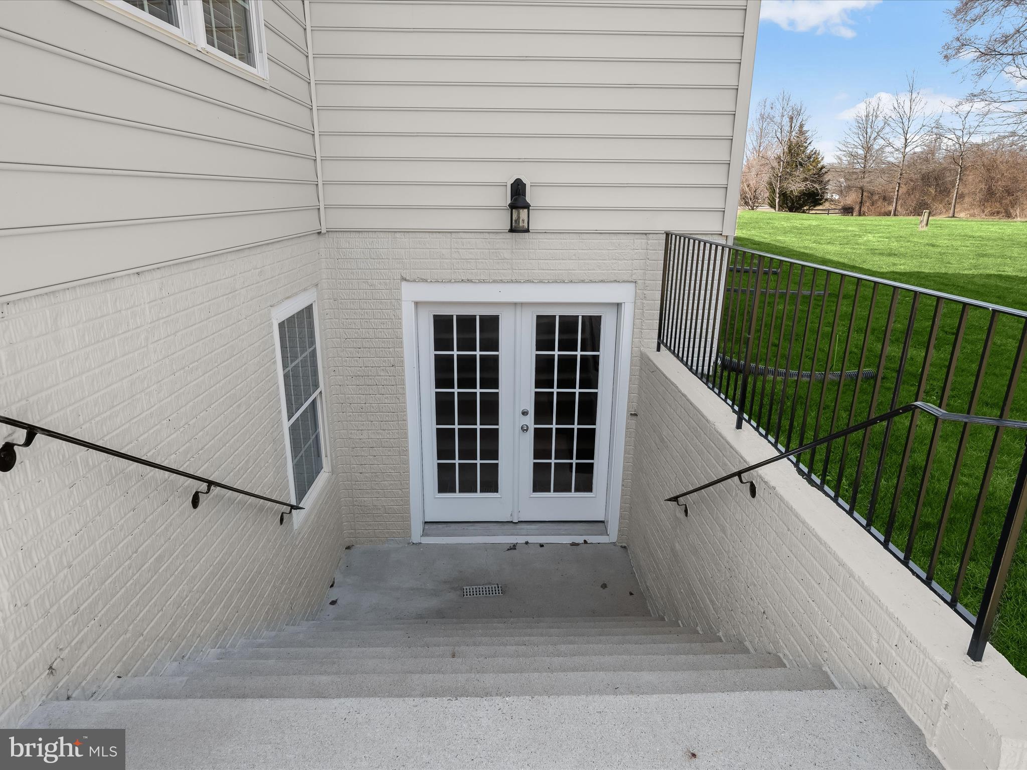 SHEPPARD MANOR - Residential