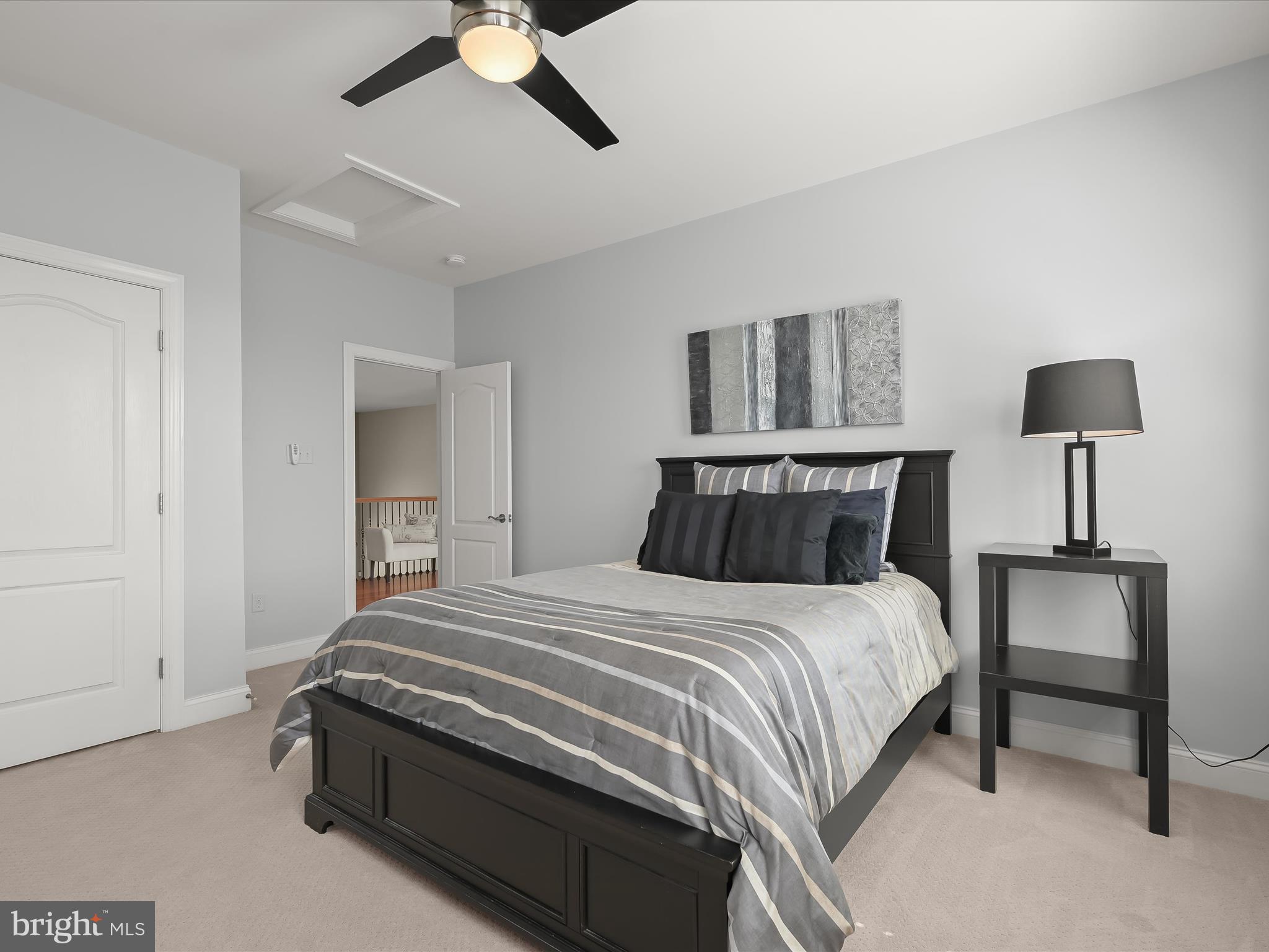 SHEPPARD MANOR - Residential