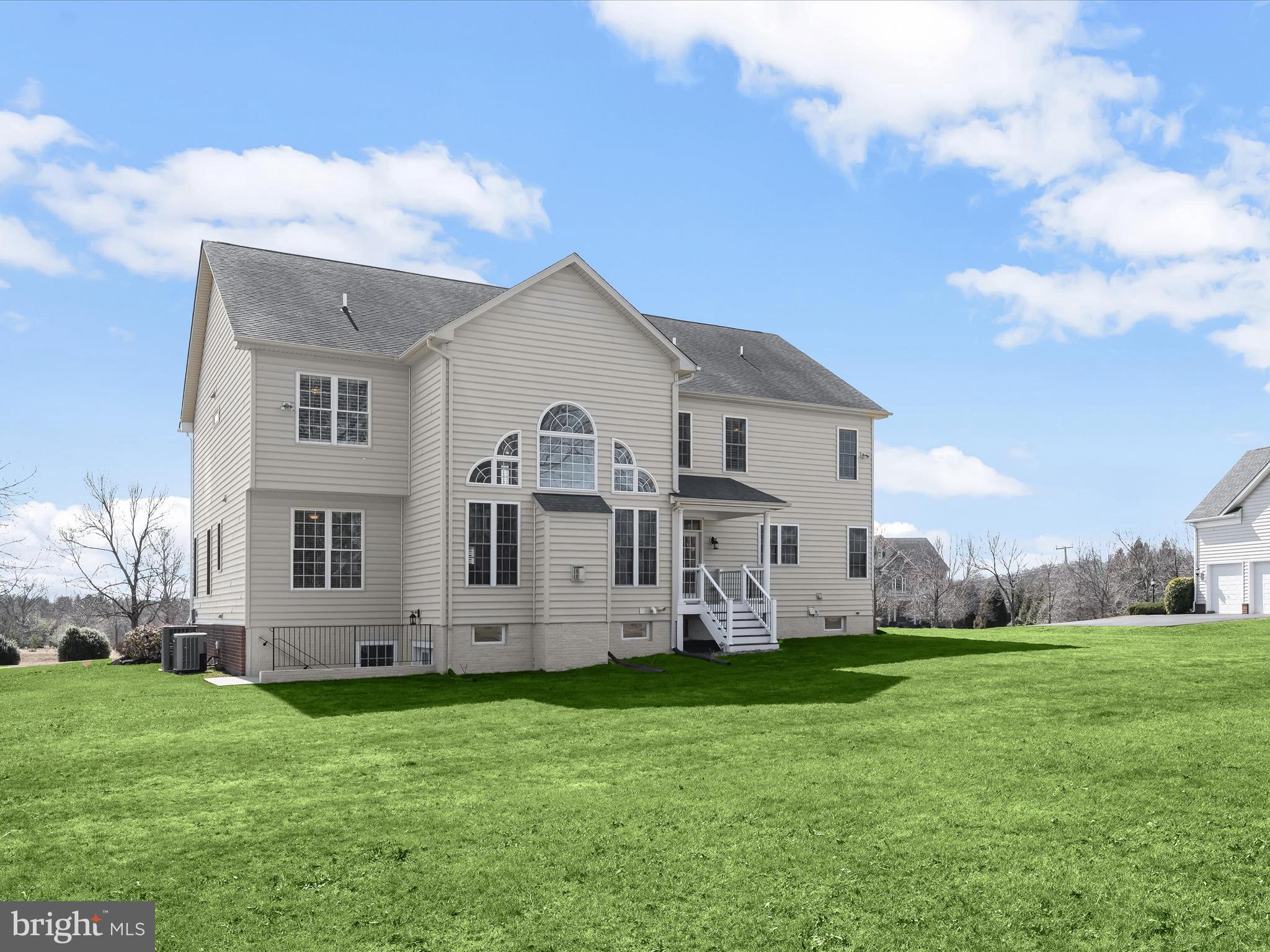 SHEPPARD MANOR - Residential