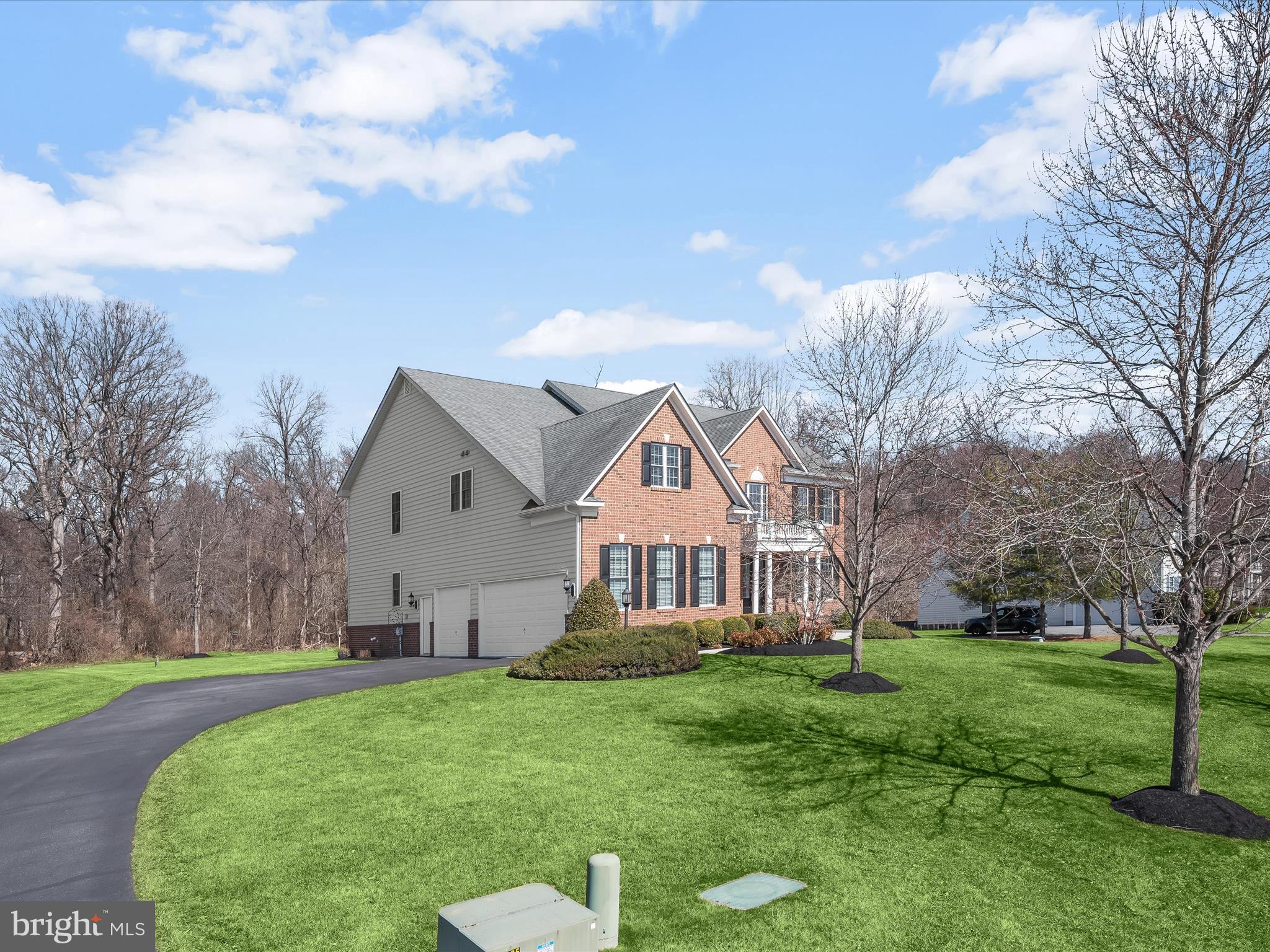 SHEPPARD MANOR - Residential