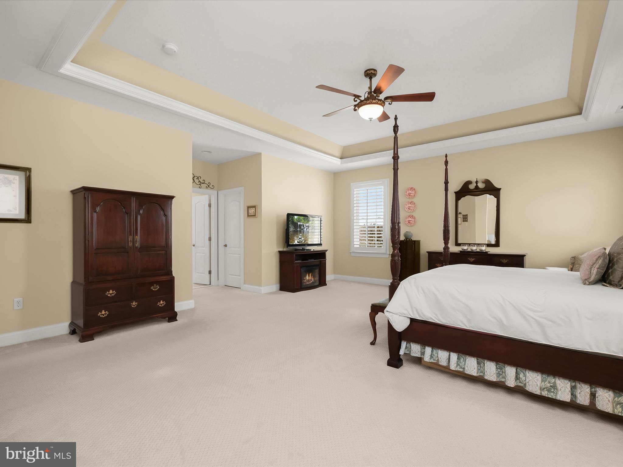 SHEPPARD MANOR - Residential