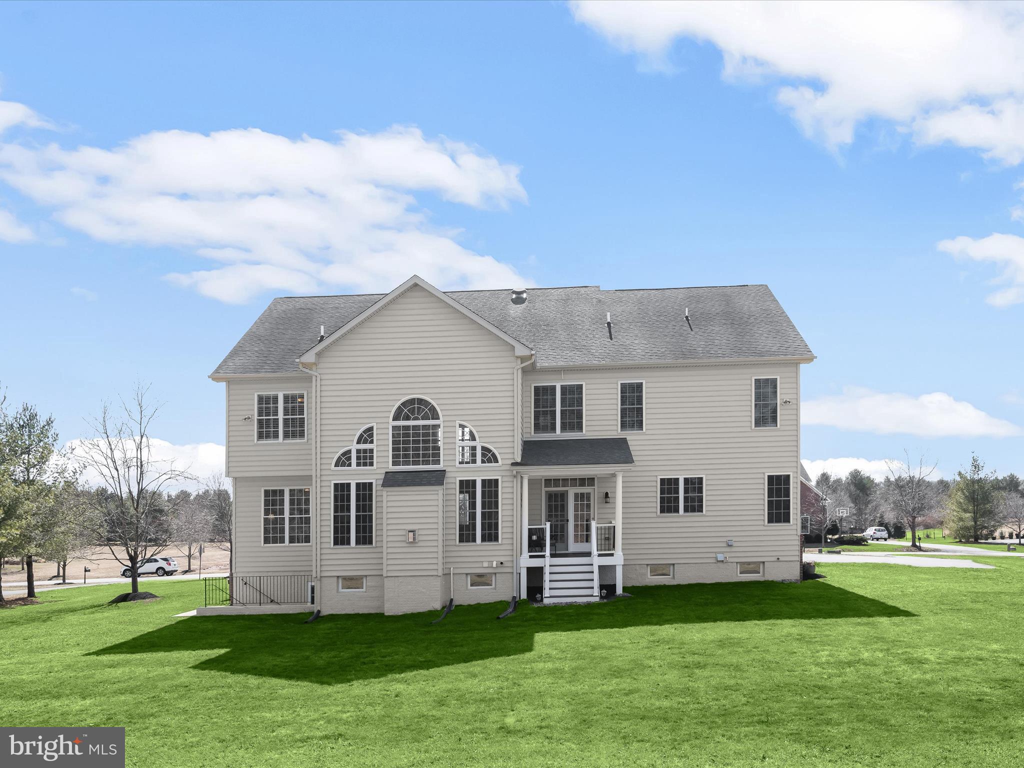 SHEPPARD MANOR - Residential