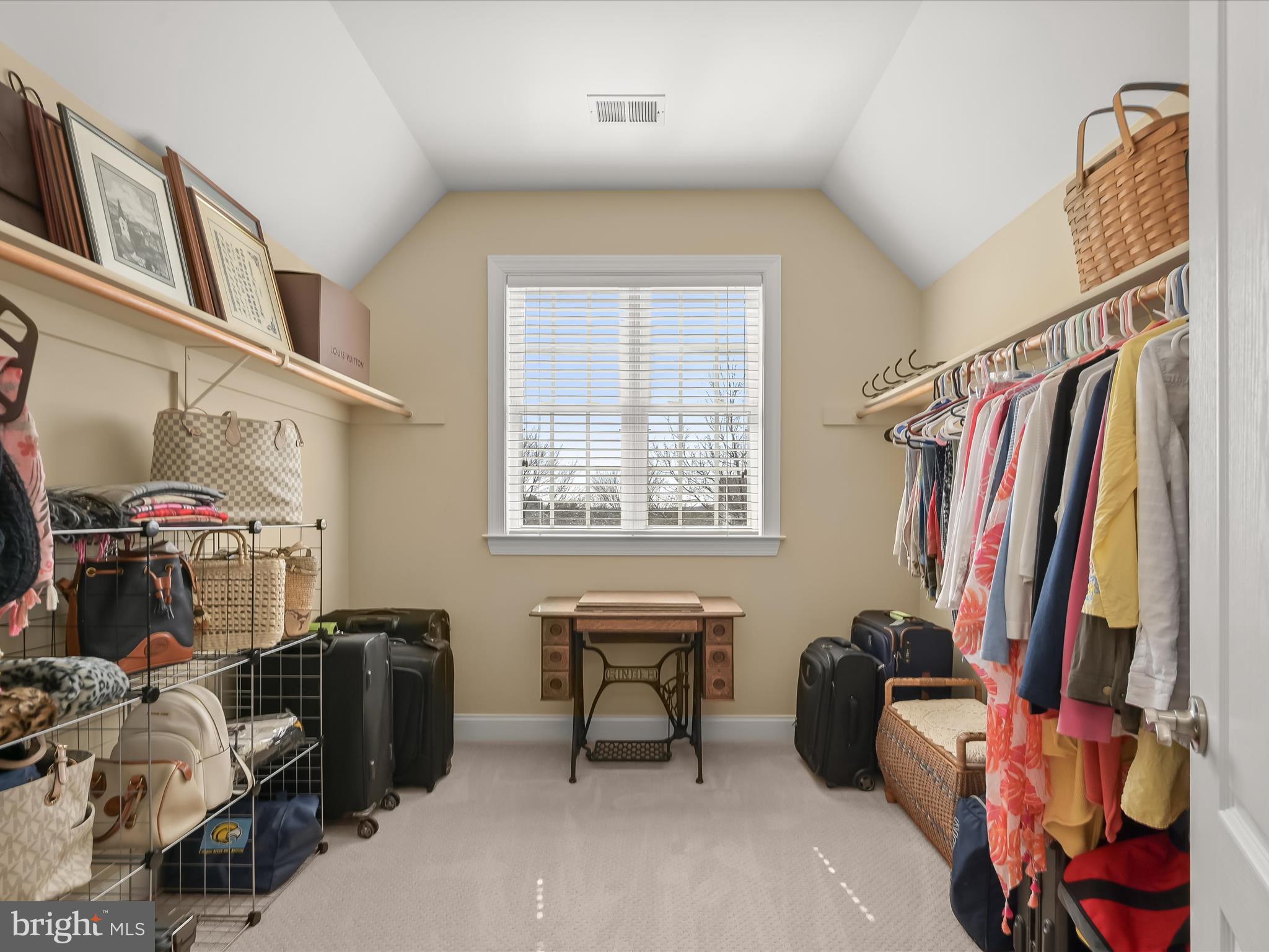 SHEPPARD MANOR - Residential