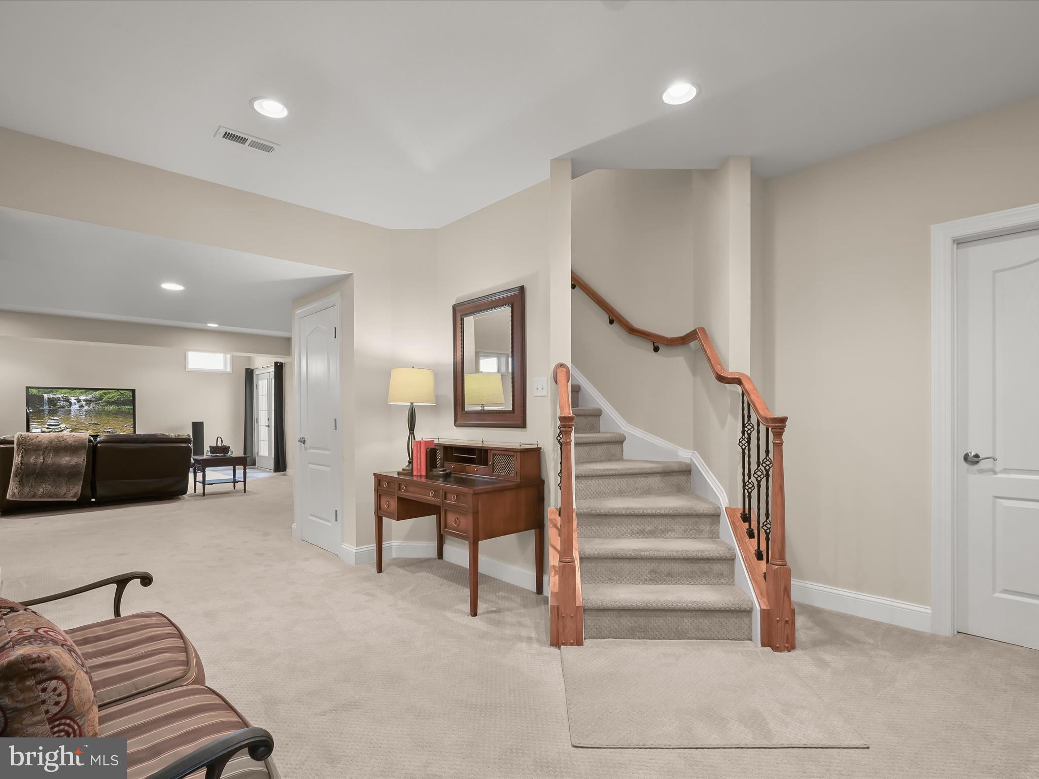 SHEPPARD MANOR - Residential