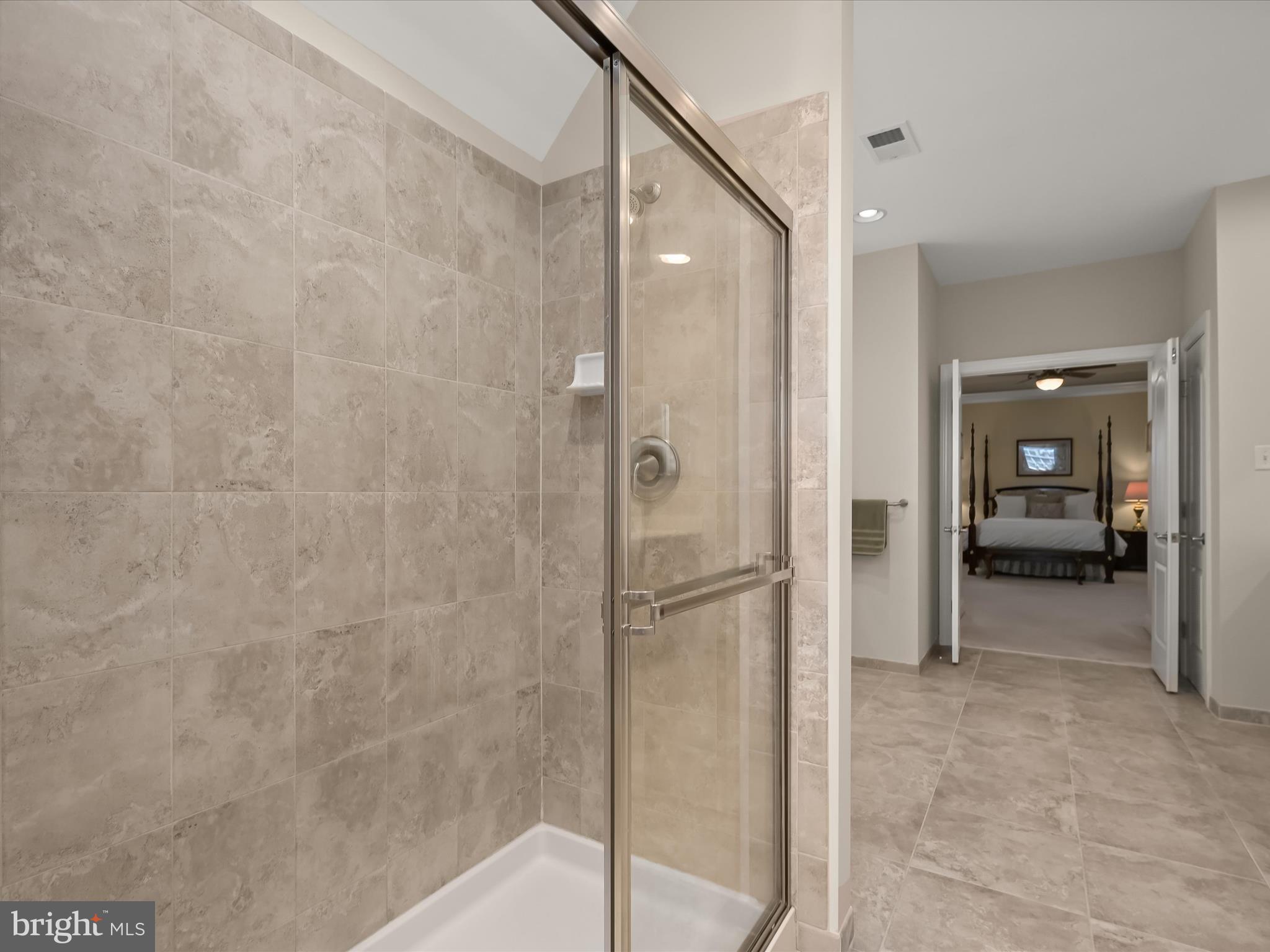 SHEPPARD MANOR - Residential