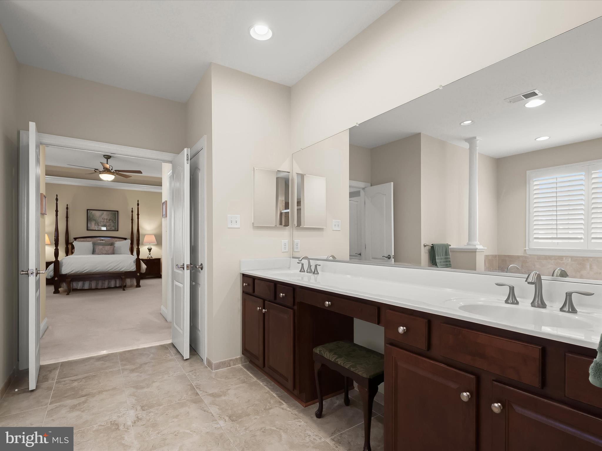 SHEPPARD MANOR - Residential