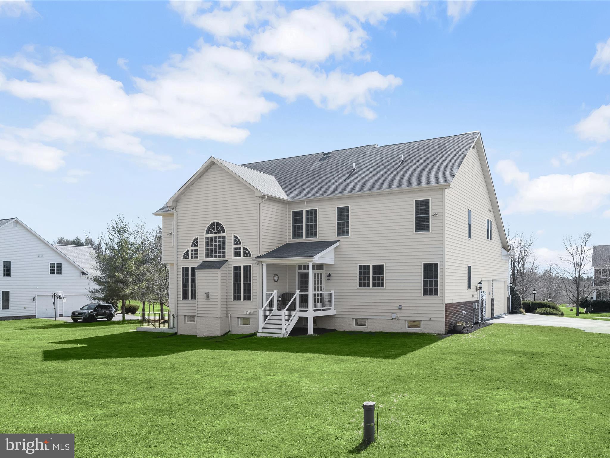 SHEPPARD MANOR - Residential