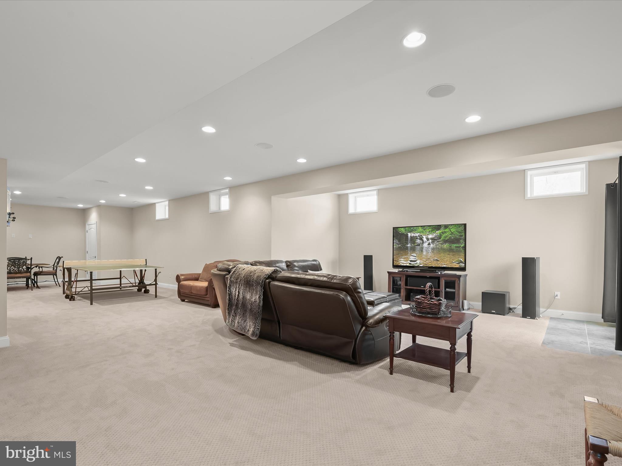 SHEPPARD MANOR - Residential