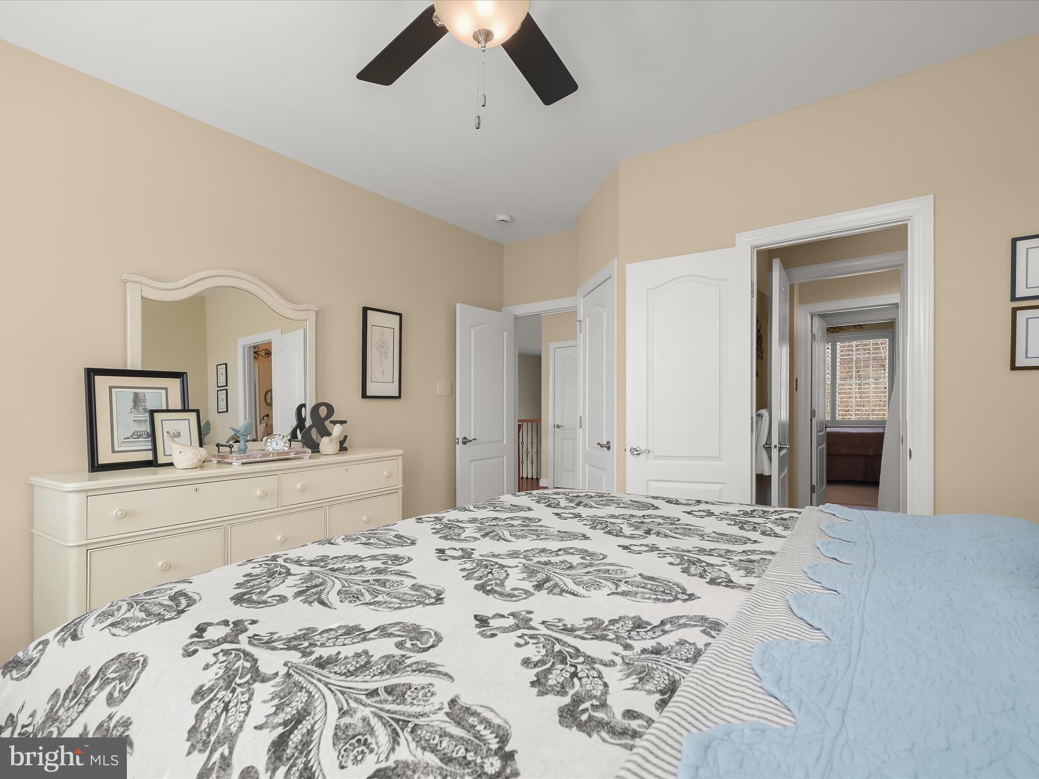 SHEPPARD MANOR - Residential