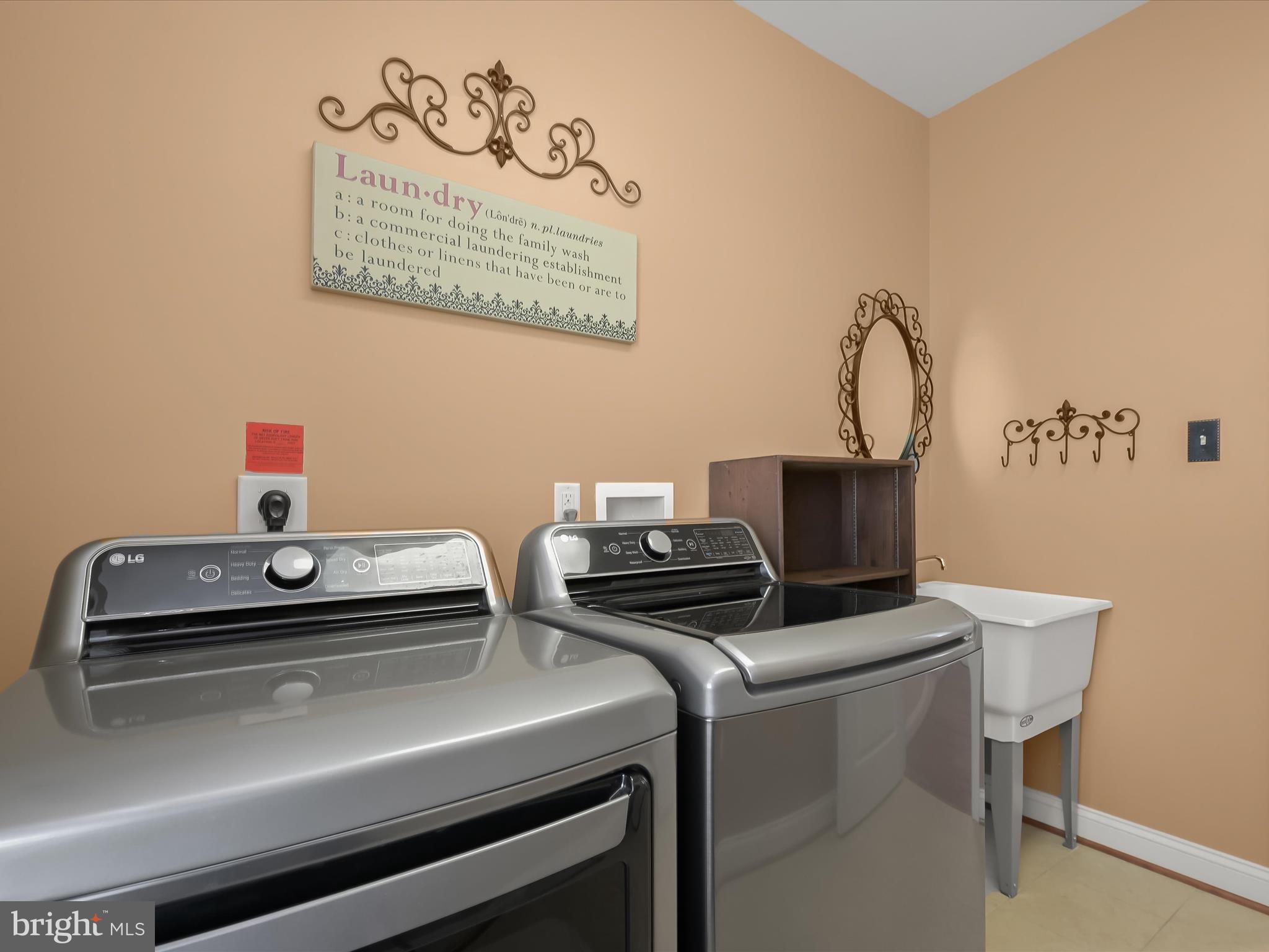 SHEPPARD MANOR - Residential