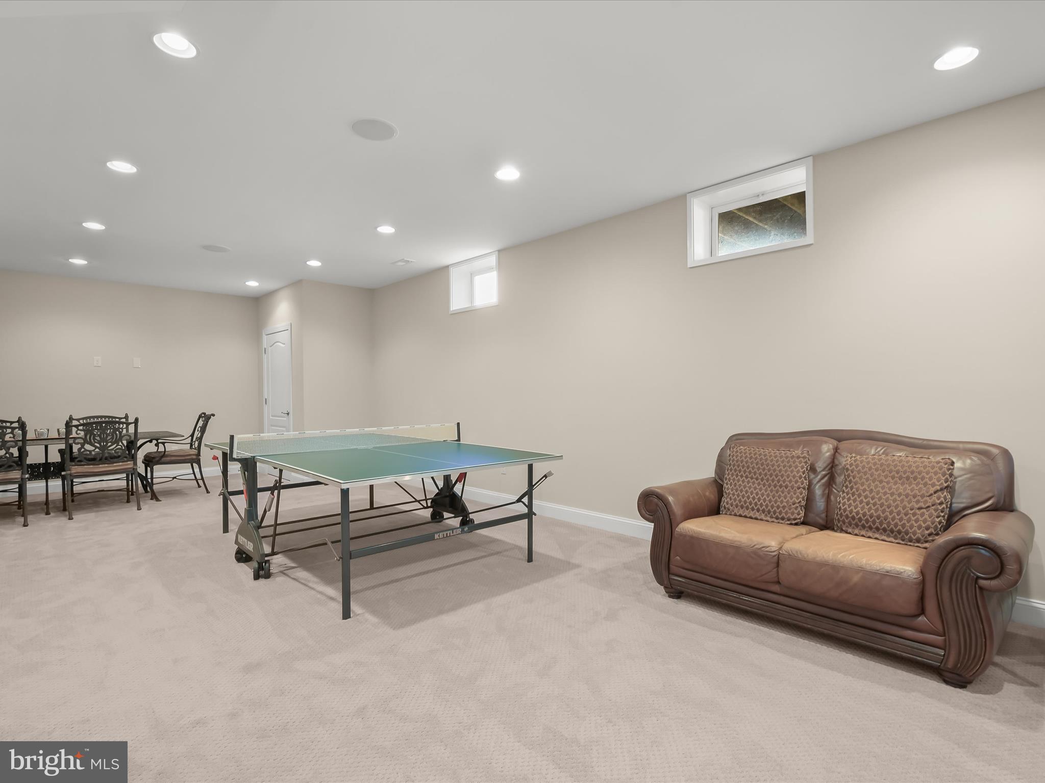 SHEPPARD MANOR - Residential