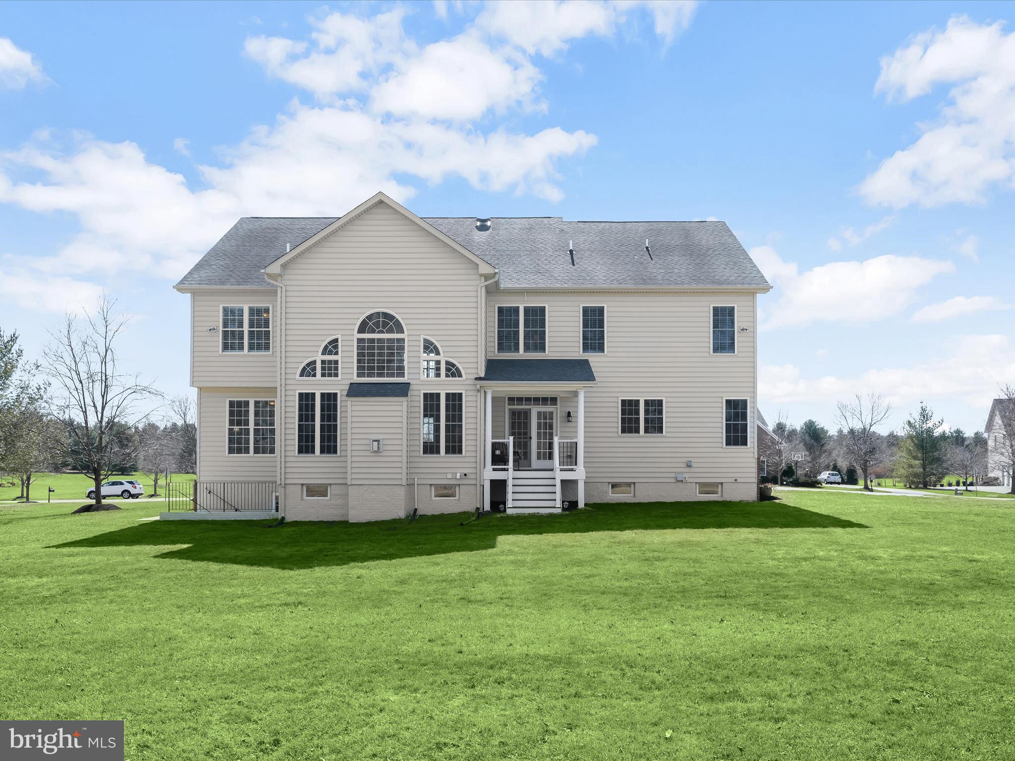 SHEPPARD MANOR - Residential