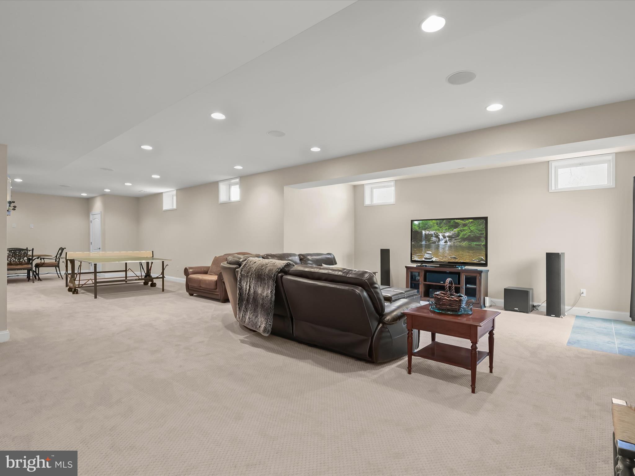 SHEPPARD MANOR - Residential