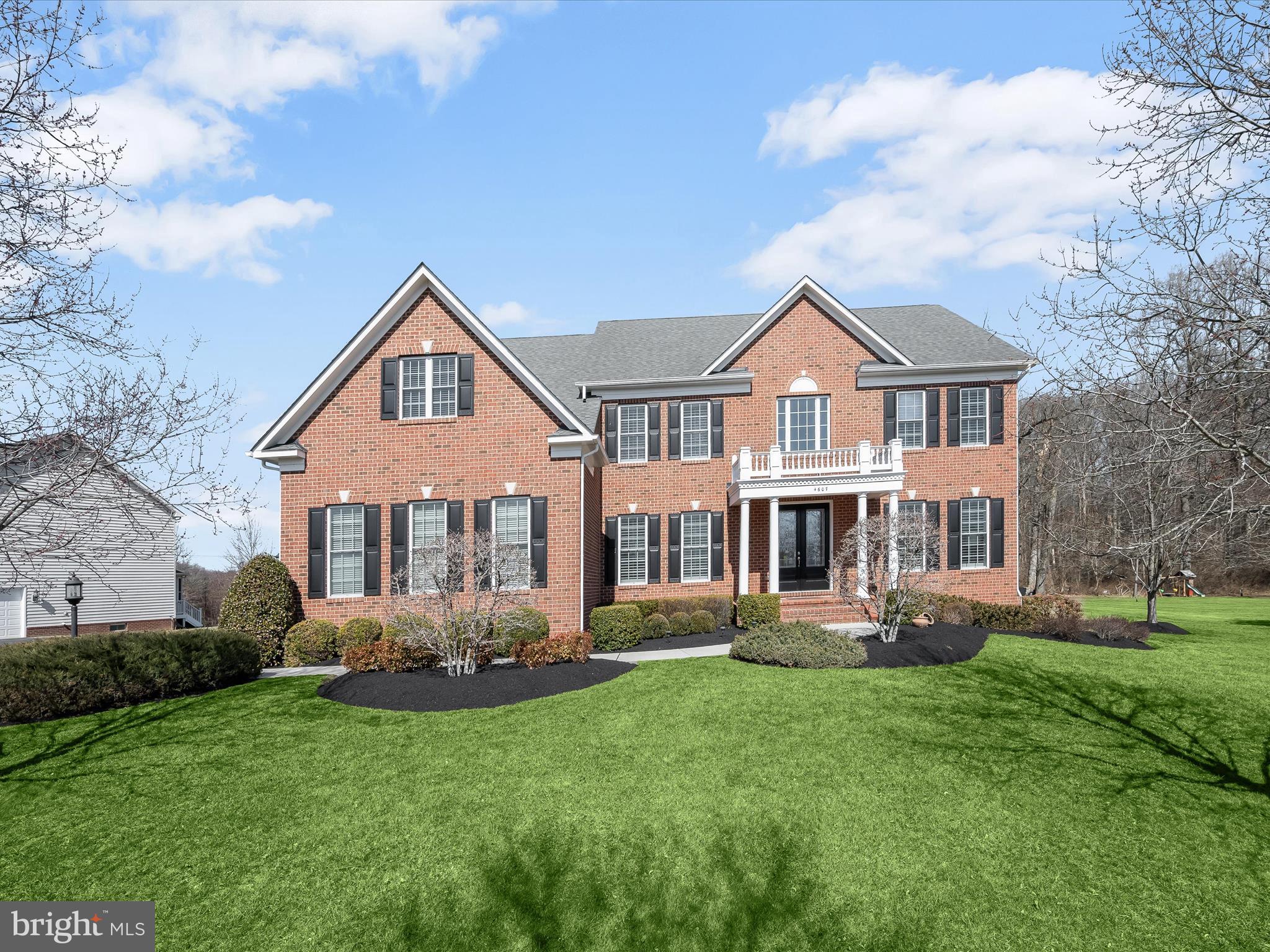 SHEPPARD MANOR - Residential