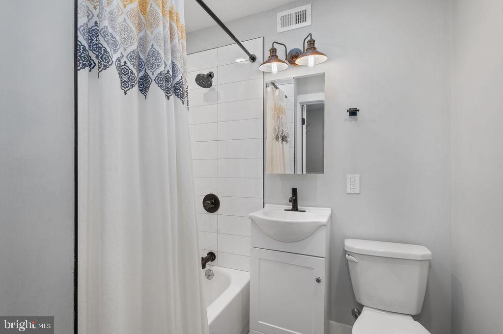 ROXBOROUGH - Residential