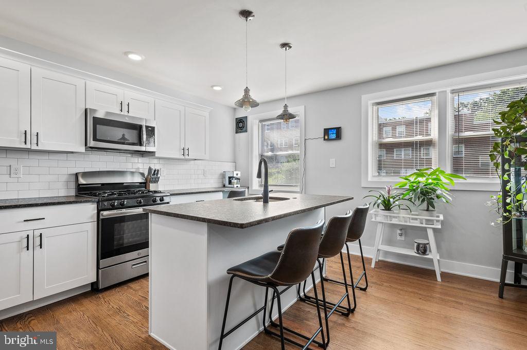 ROXBOROUGH - Residential