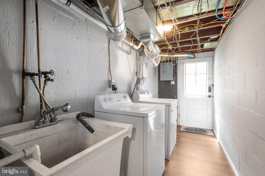 ROXBOROUGH - Residential