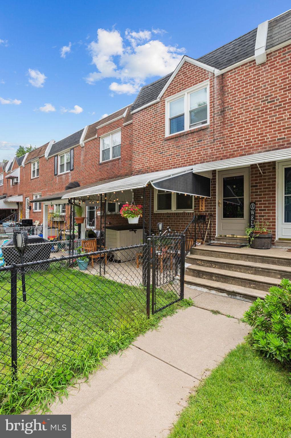 ROXBOROUGH - Residential