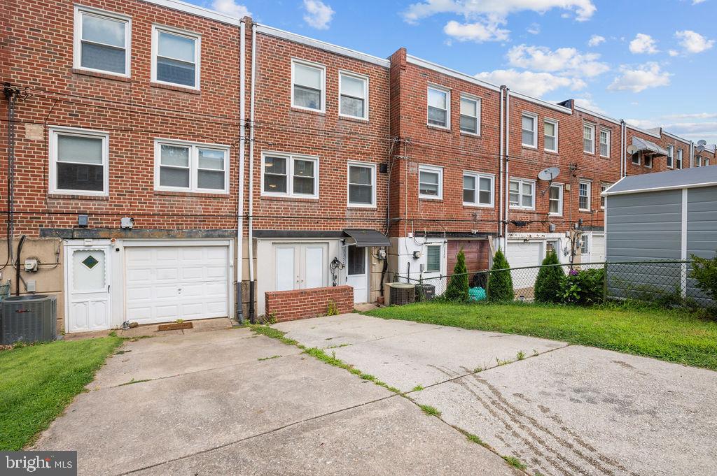 ROXBOROUGH - Residential