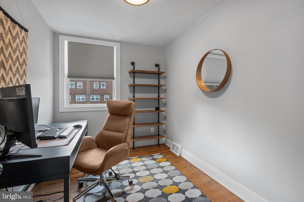 ROXBOROUGH - Residential