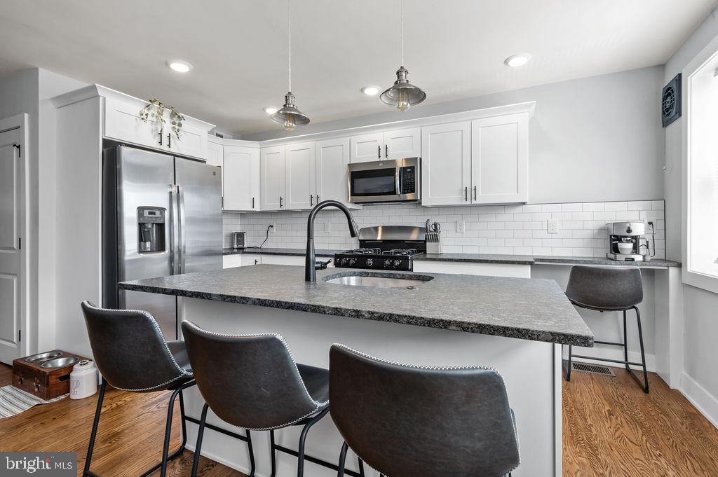 ROXBOROUGH - Residential