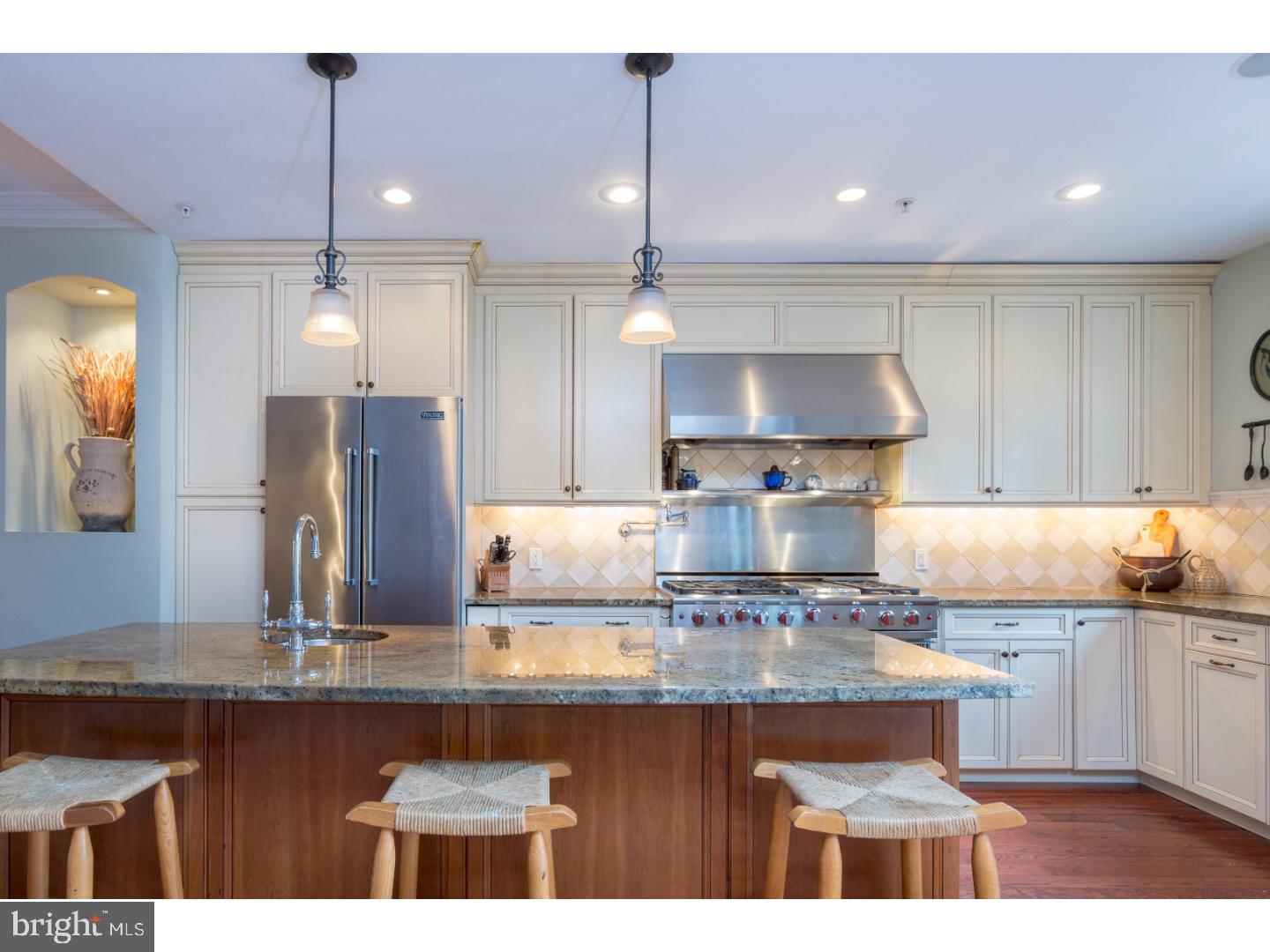 BELLA VISTA - Residential