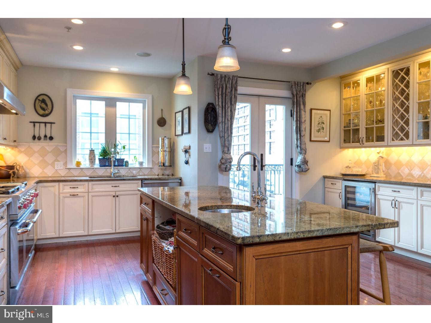 BELLA VISTA - Residential