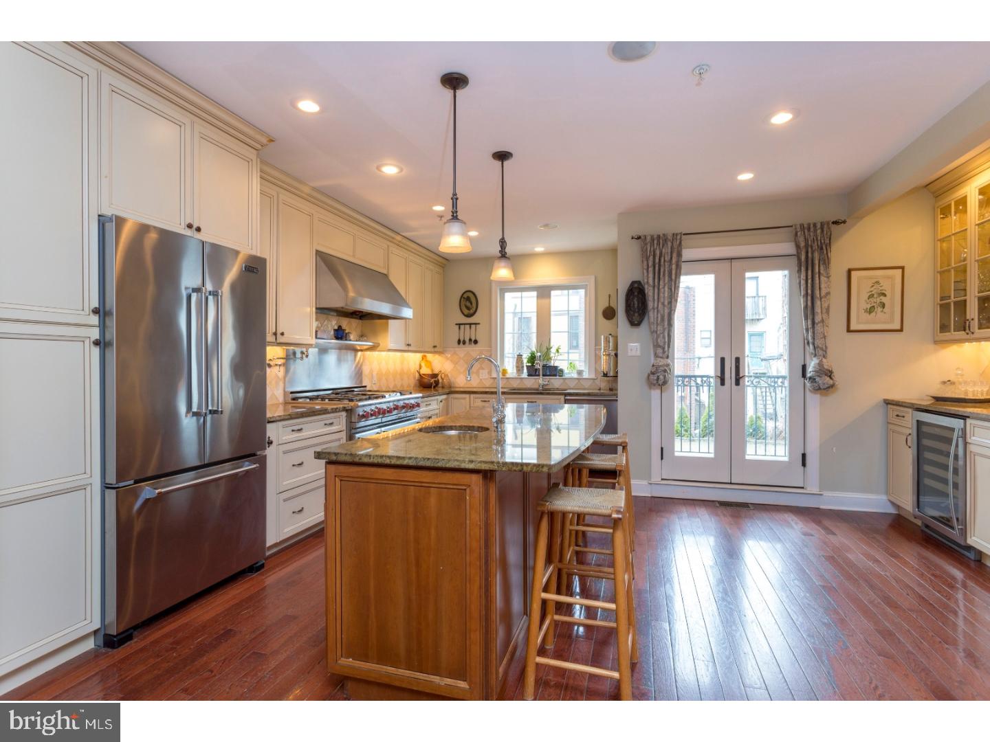 BELLA VISTA - Residential