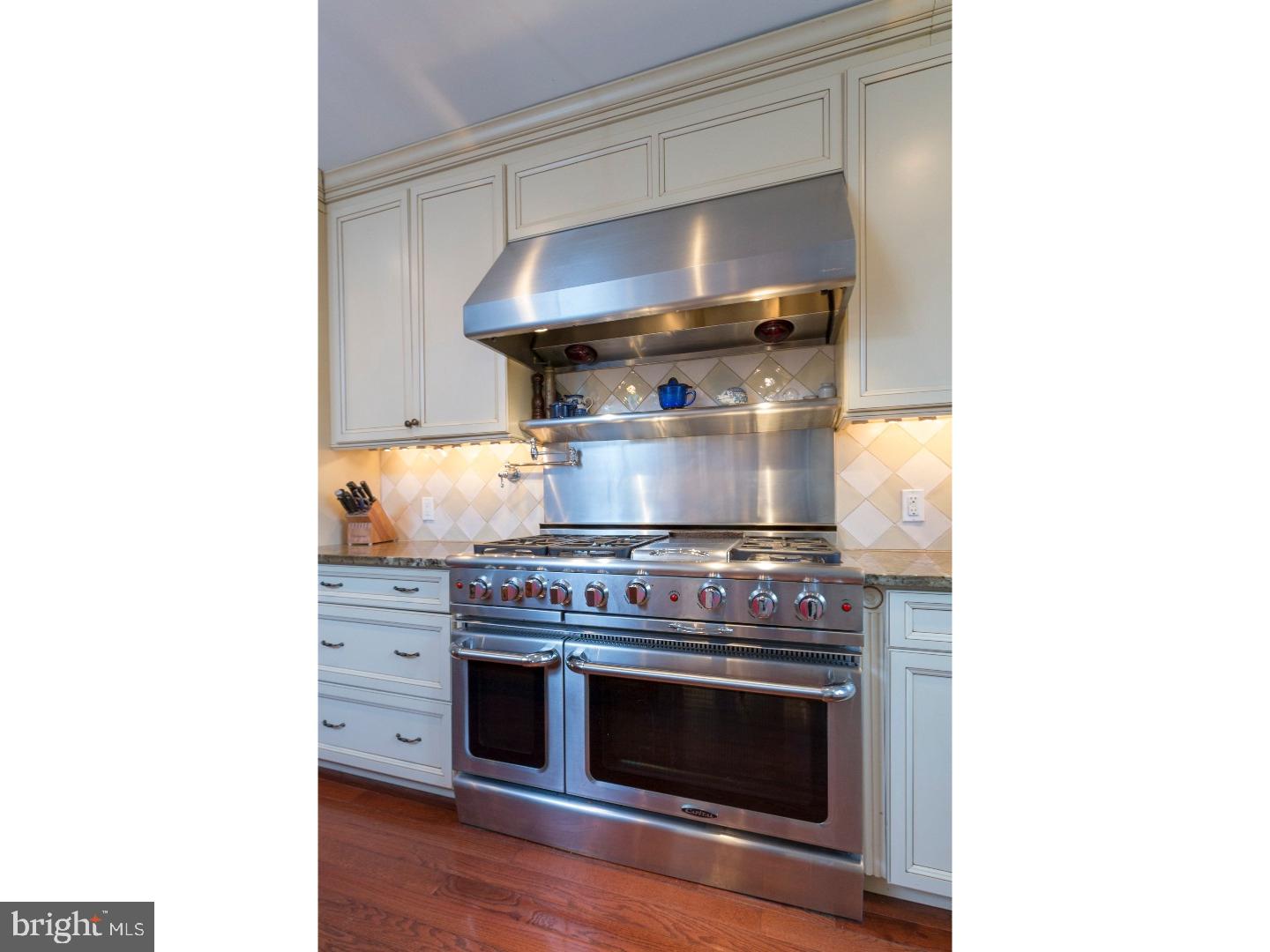 BELLA VISTA - Residential