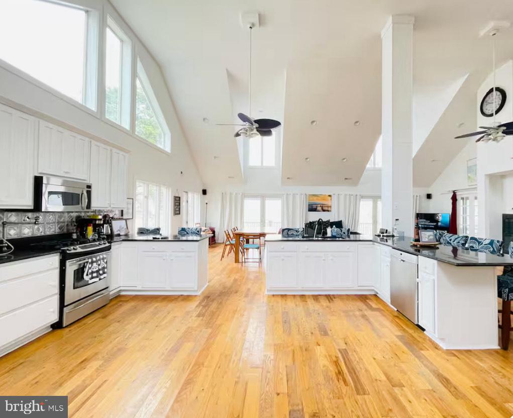 820 BAY FRONT AVENUE