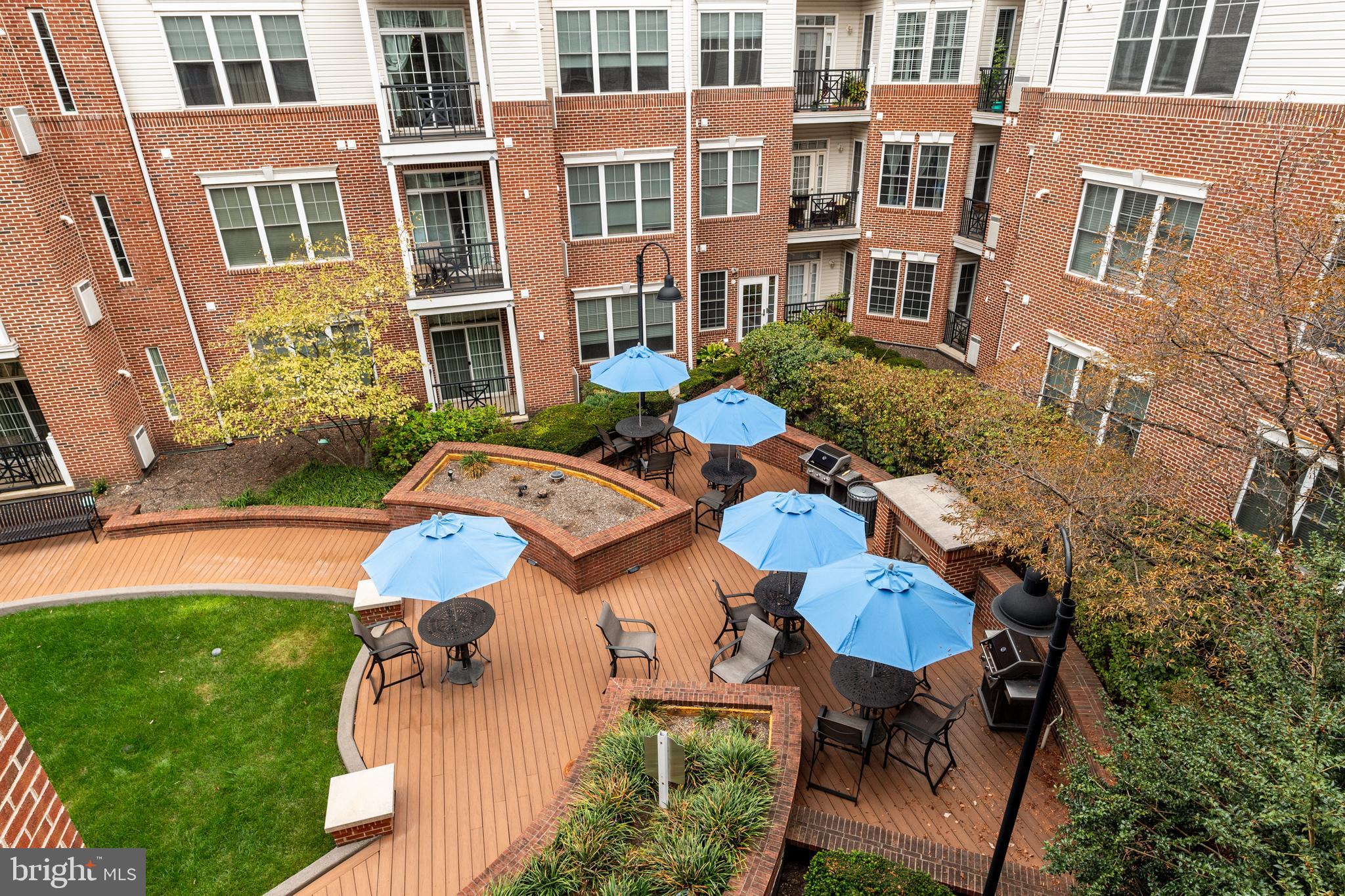 THE GRANDE AT RIVERVIEW - Residential Lease