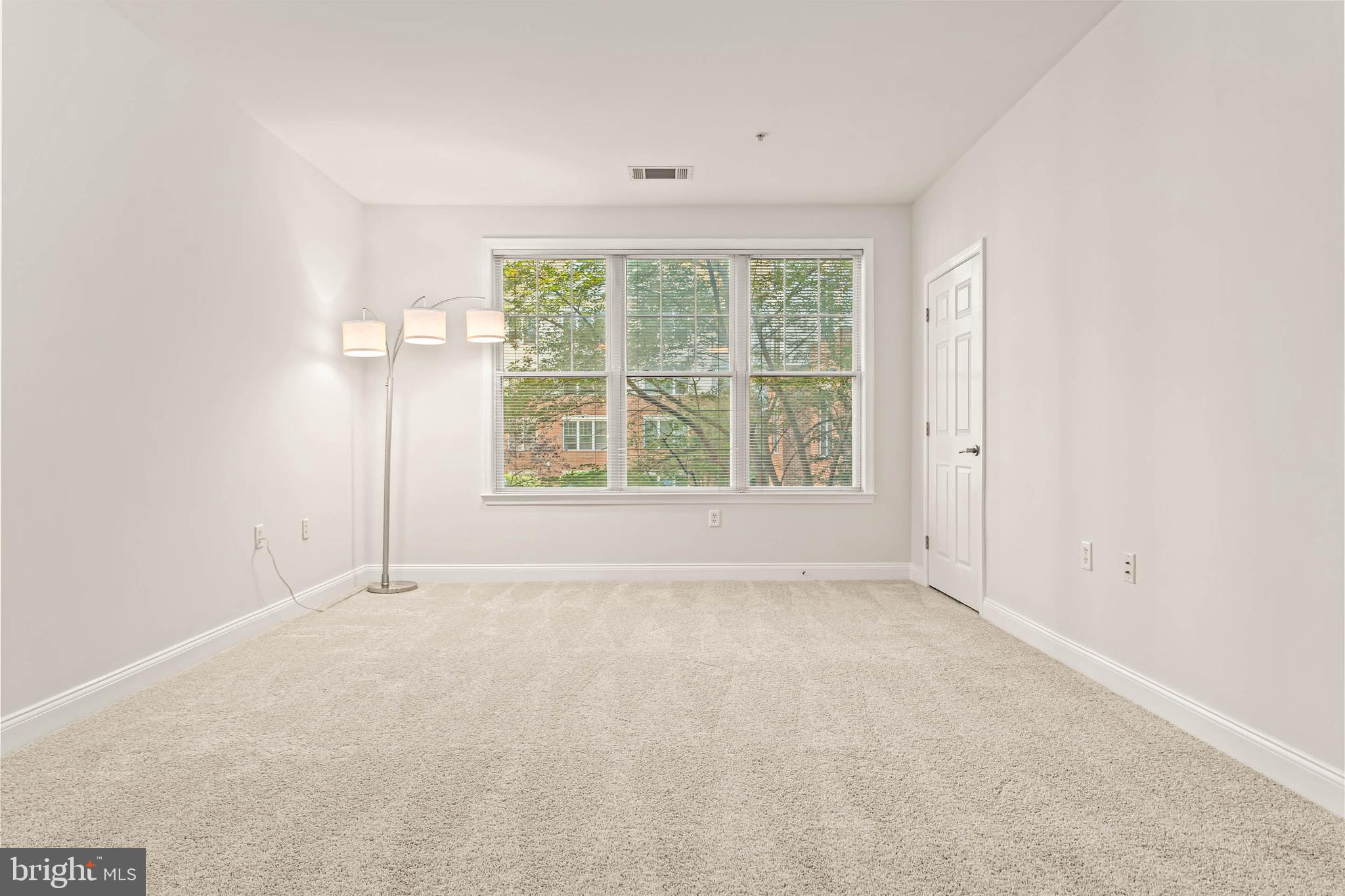 THE GRANDE AT RIVERVIEW - Residential Lease