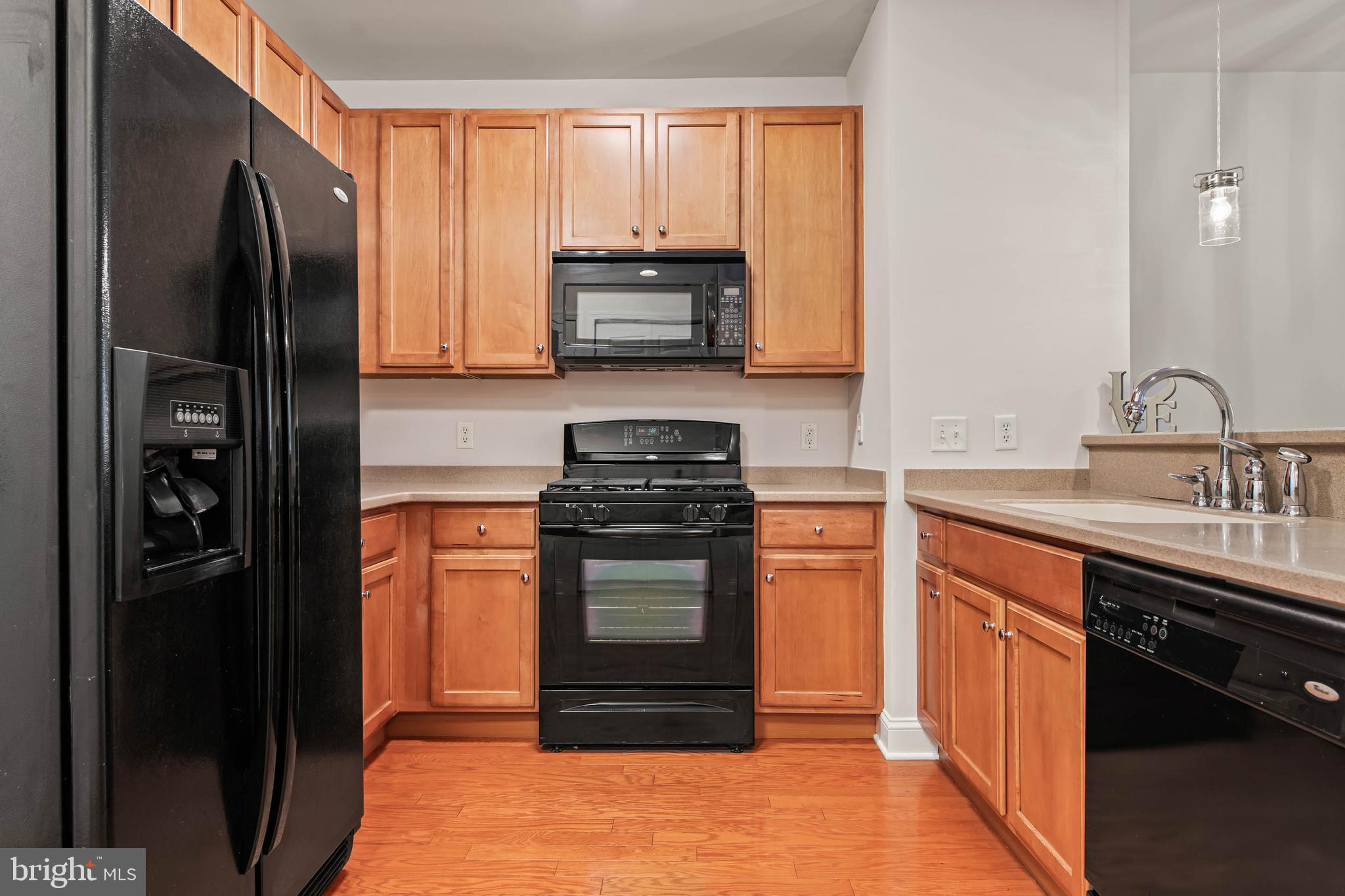 THE GRANDE AT RIVERVIEW - Residential Lease