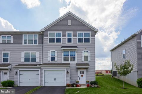 Photo of 5 Southside Drive, WILLOW STREET, PA 17584 (MLS # PALA2075404)
