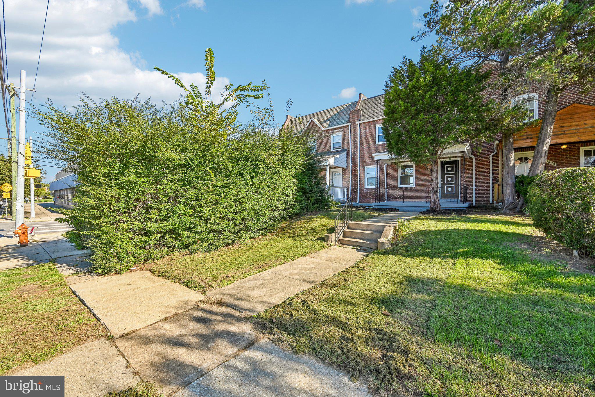 3496 DOLFIELD AVENUE