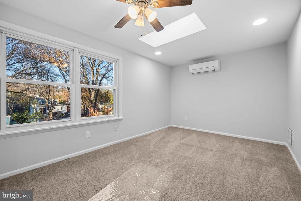 HYATTSVILLE HILLS - Residential