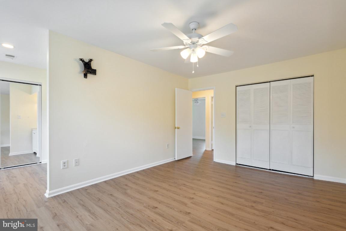 FARMINGDALE ESTATES - Residential Lease