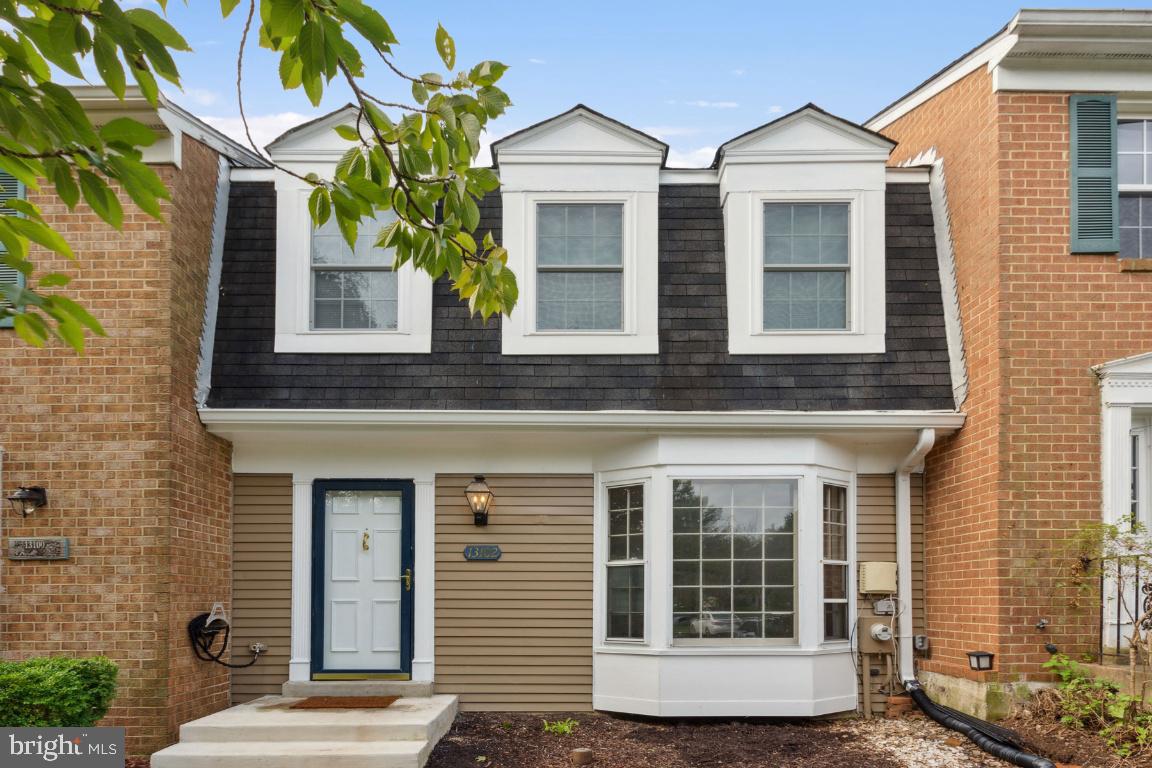 FARMINGDALE ESTATES - Residential Lease