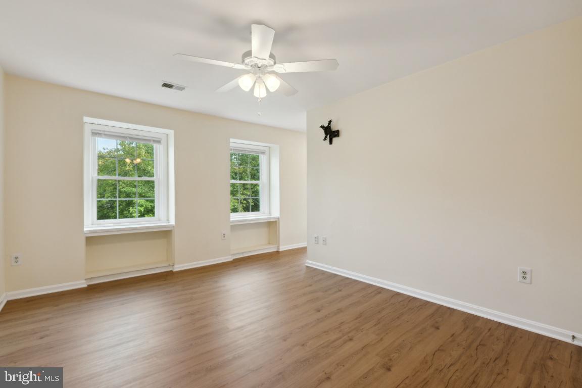 FARMINGDALE ESTATES - Residential Lease