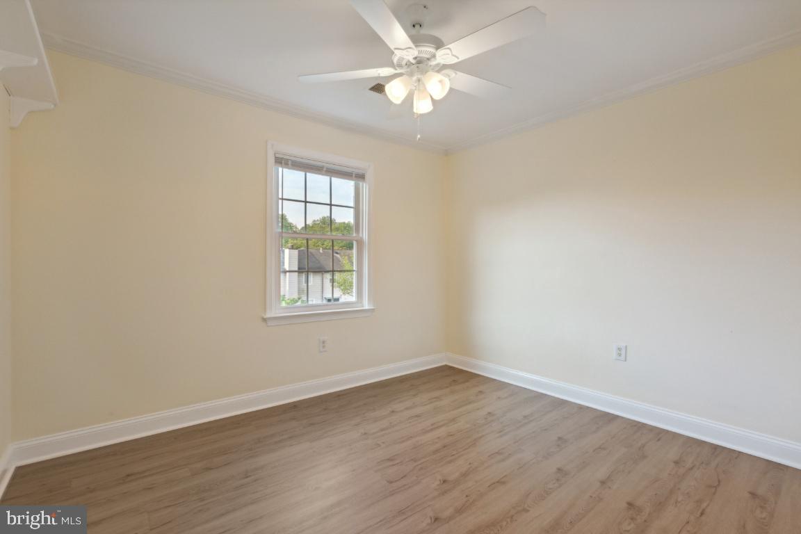 FARMINGDALE ESTATES - Residential Lease