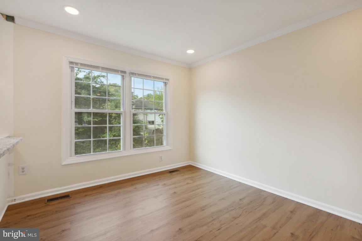 FARMINGDALE ESTATES - Residential Lease