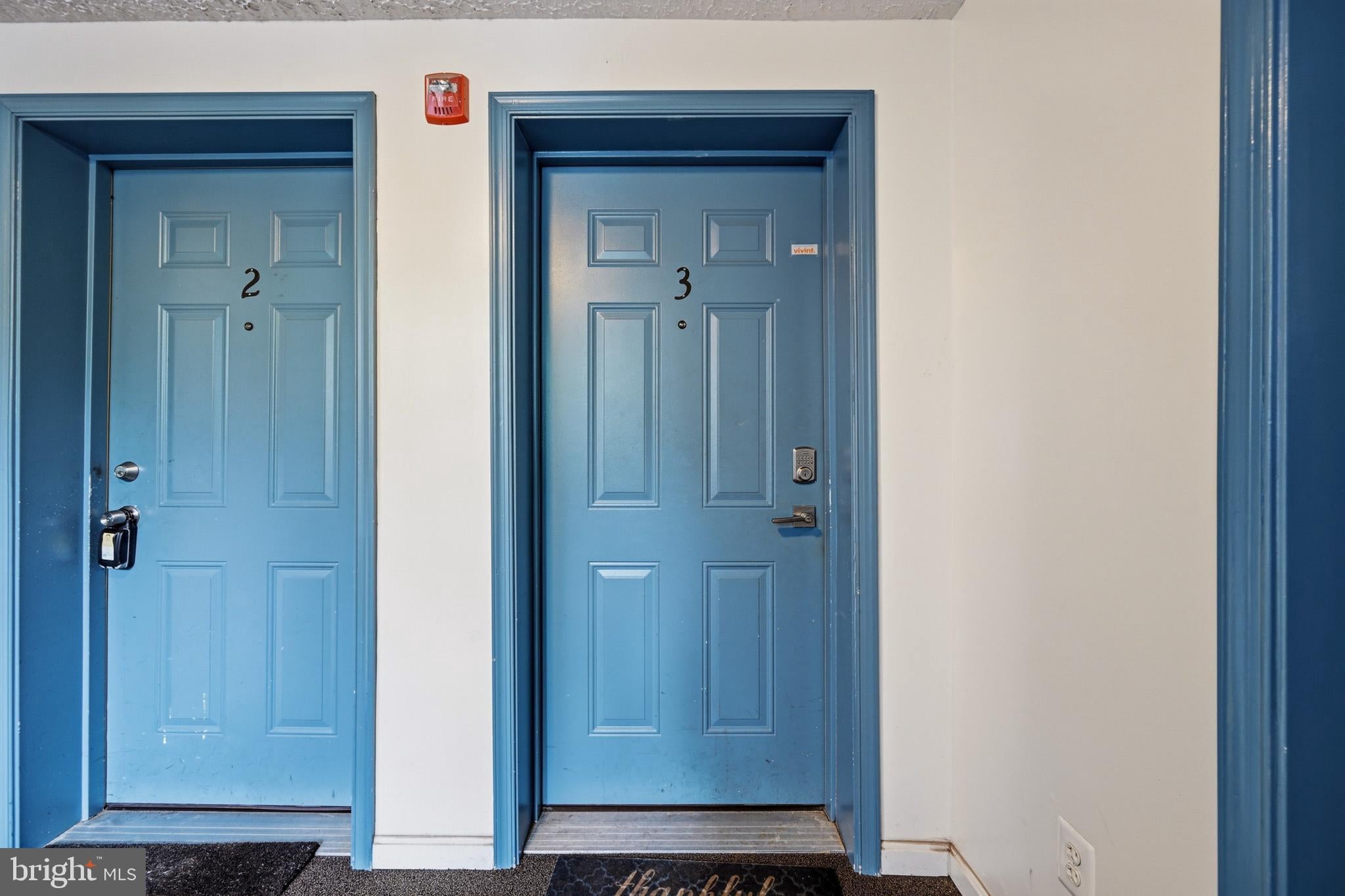 301 PALMSPRING DRIVE 3-4