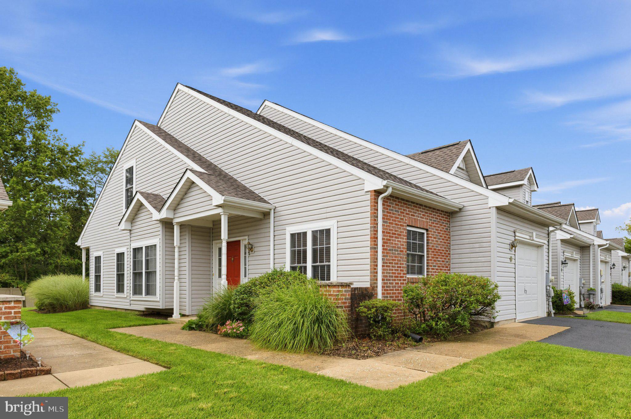 232 GLADSTONE WAY